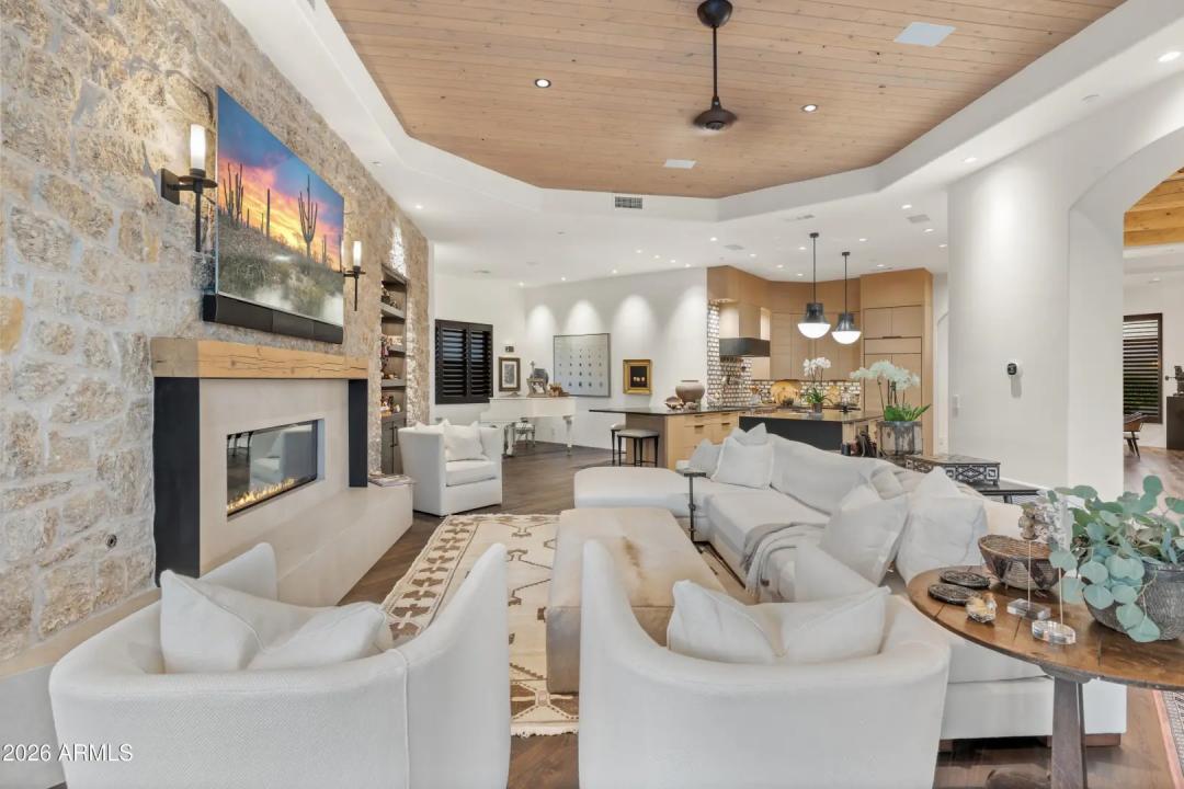 Real Estate Picture 24