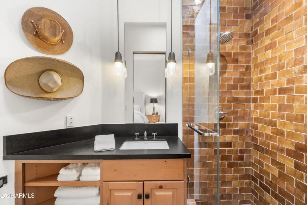 Real Estate Picture 38
