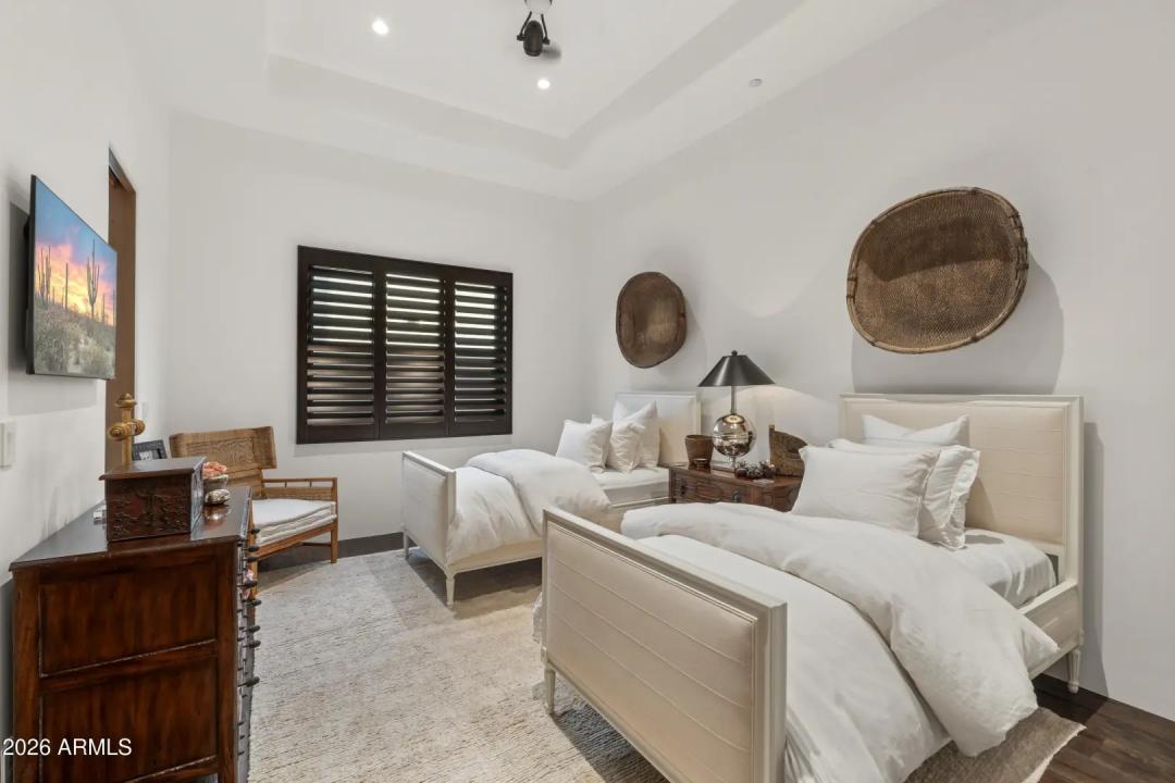 Real Estate Picture 39