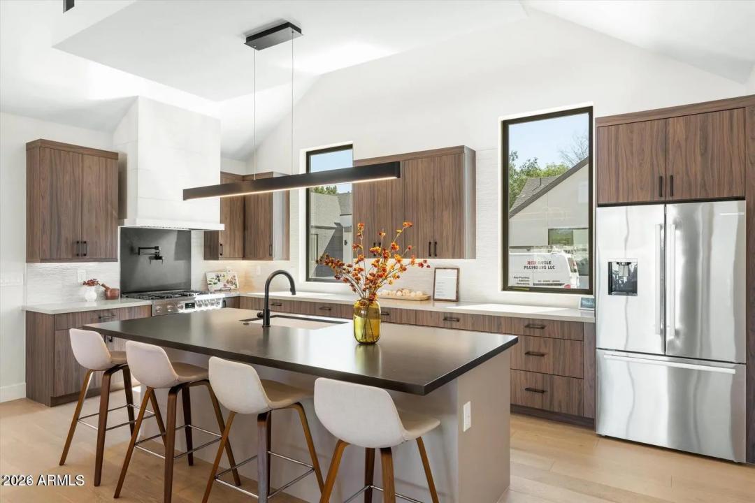 Real Estate Picture 7