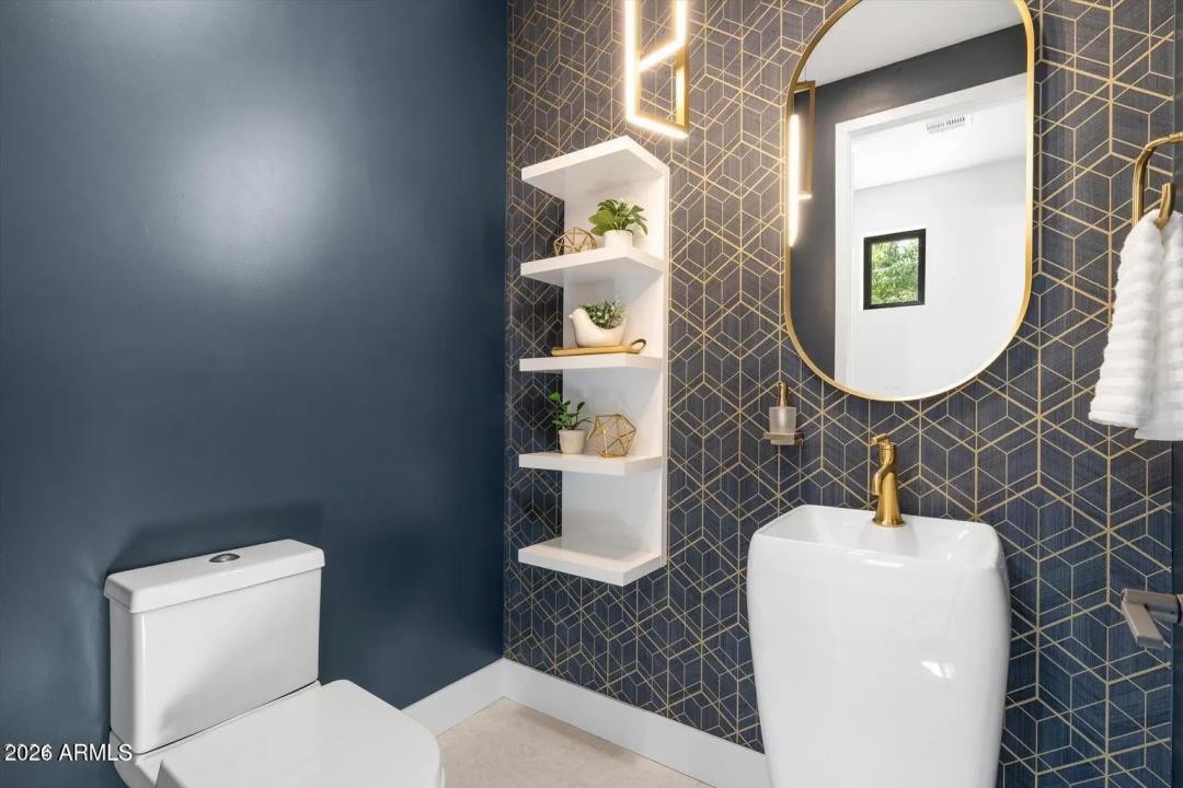 Real Estate Picture 14