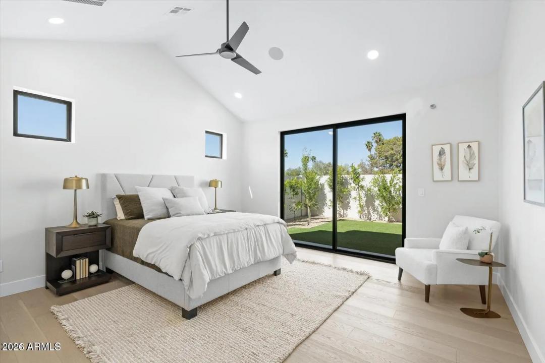 Real Estate Picture 15
