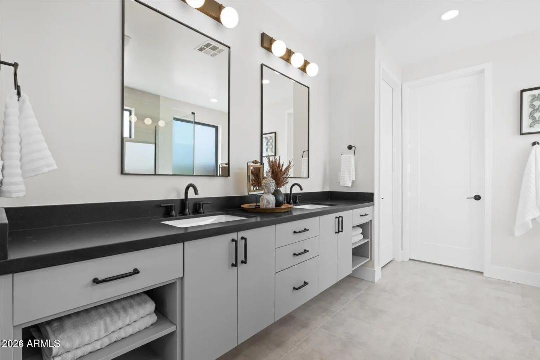 Real Estate Picture 17