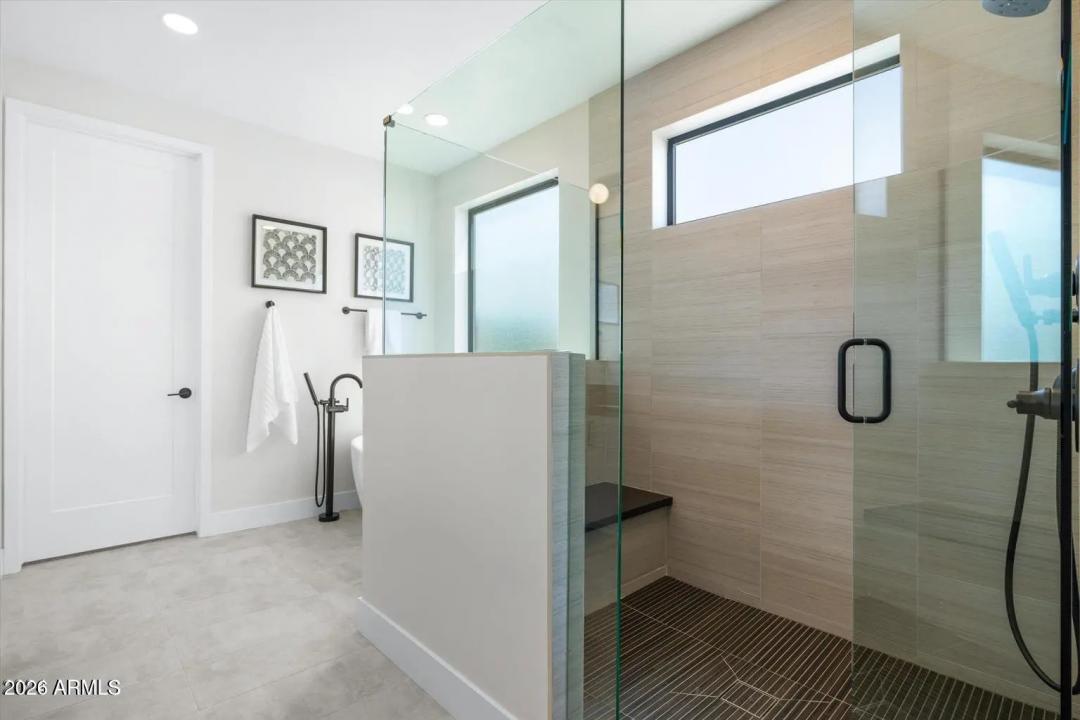Real Estate Picture 18