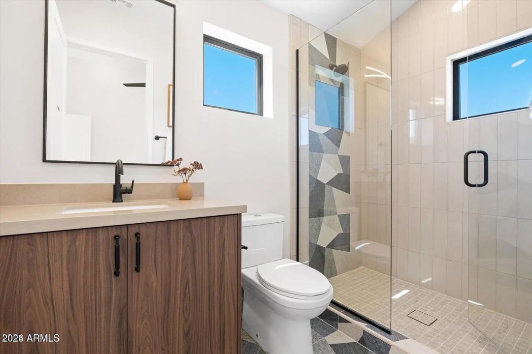 Real Estate Picture 22