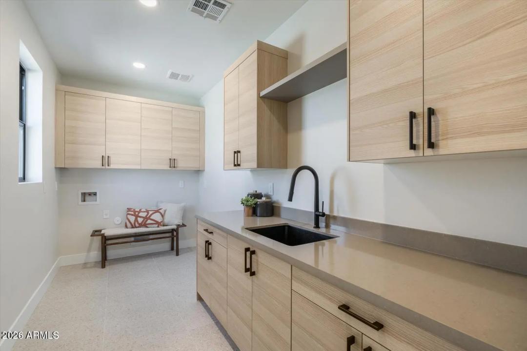 Real Estate Picture 25