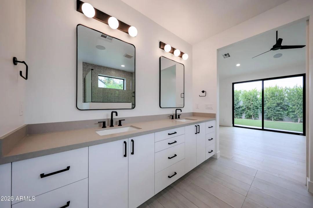 Real Estate Picture 18