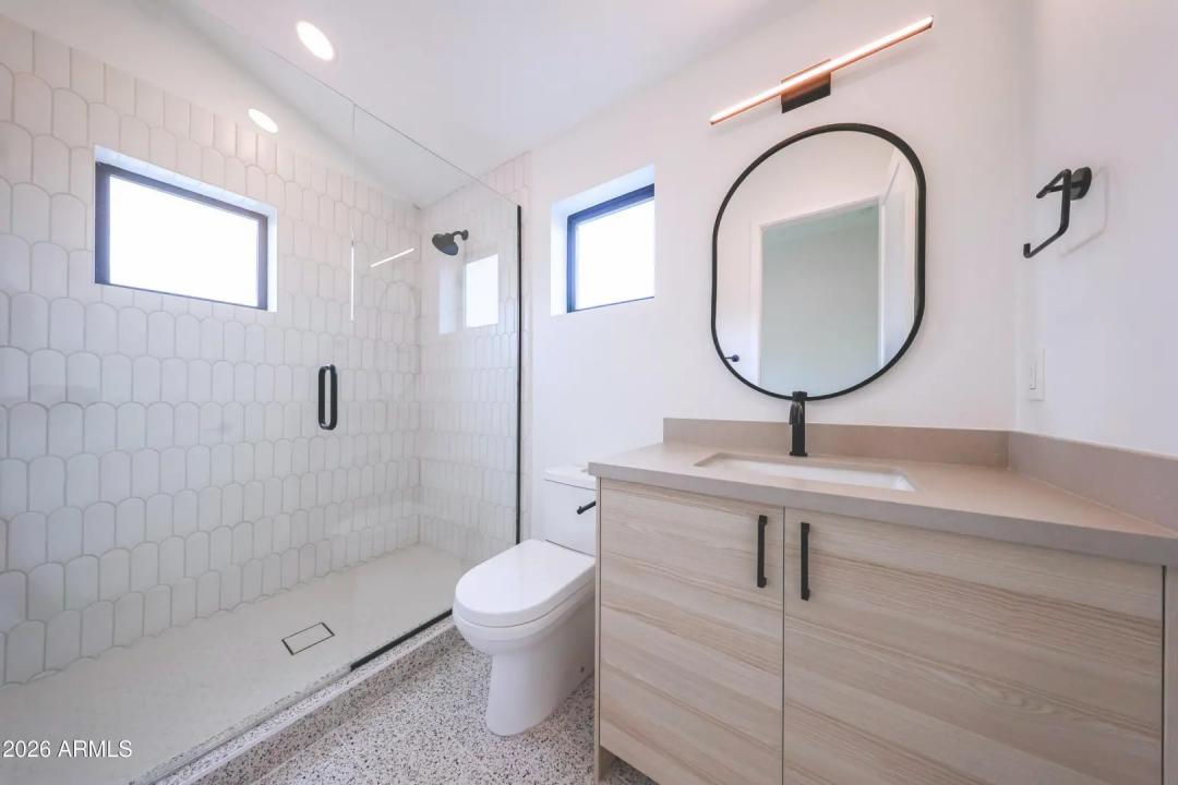 Real Estate Picture 30