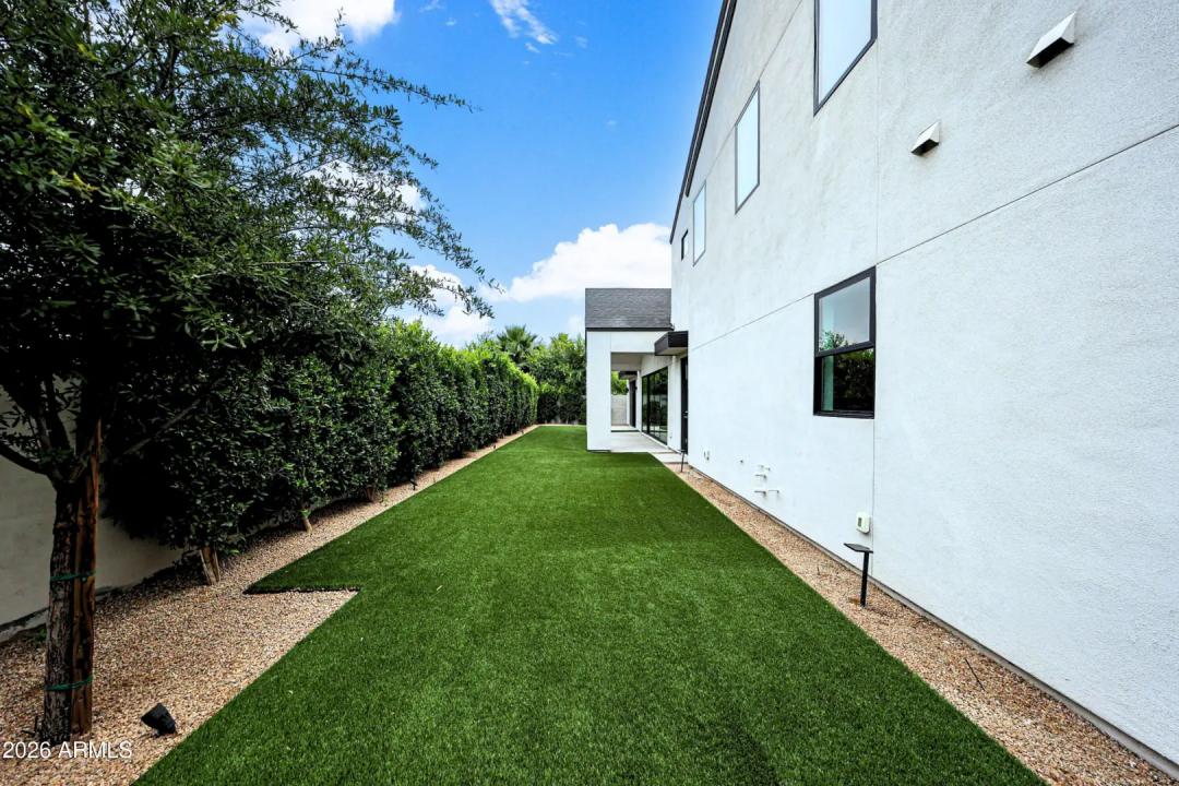 Real Estate Picture 35