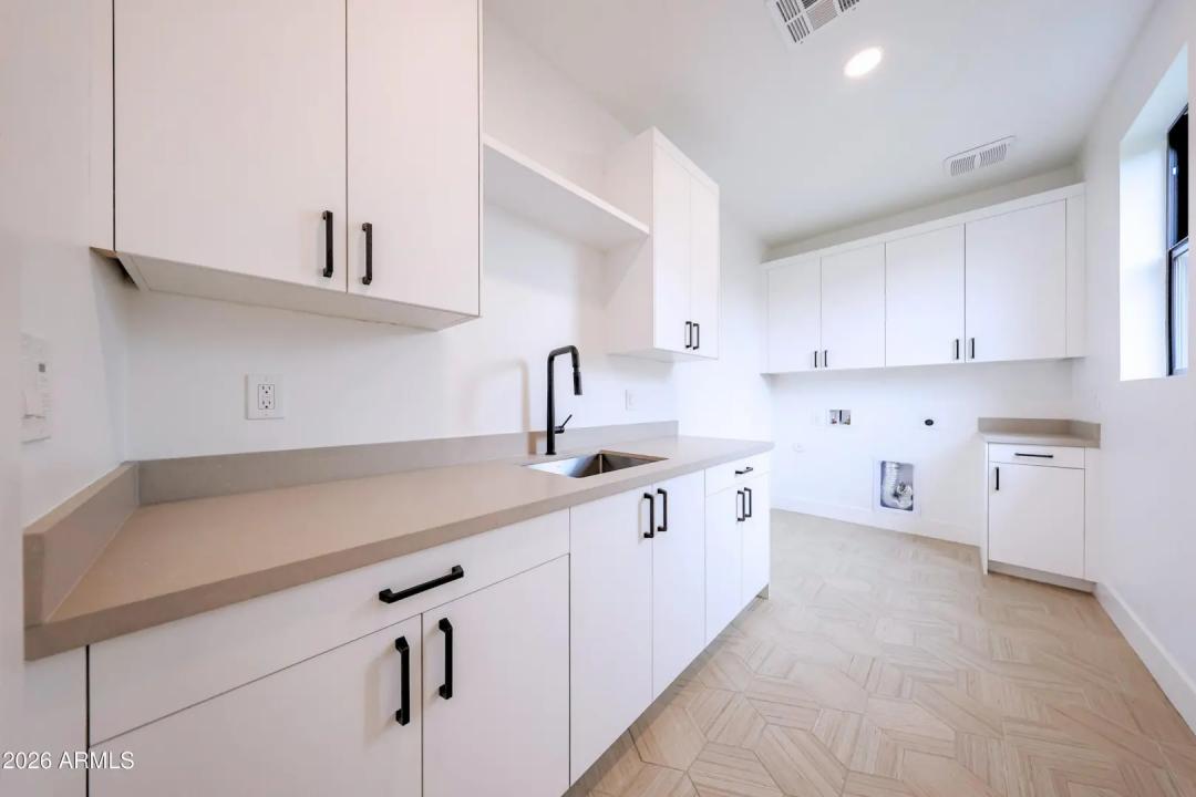 Real Estate Picture 21