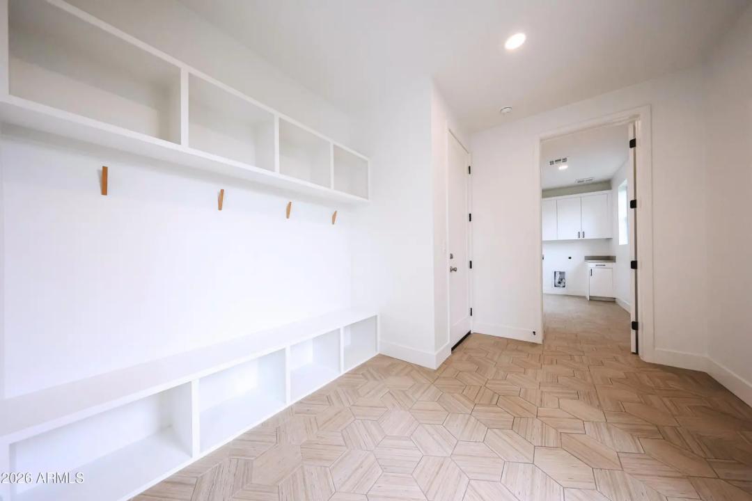 Real Estate Picture 22