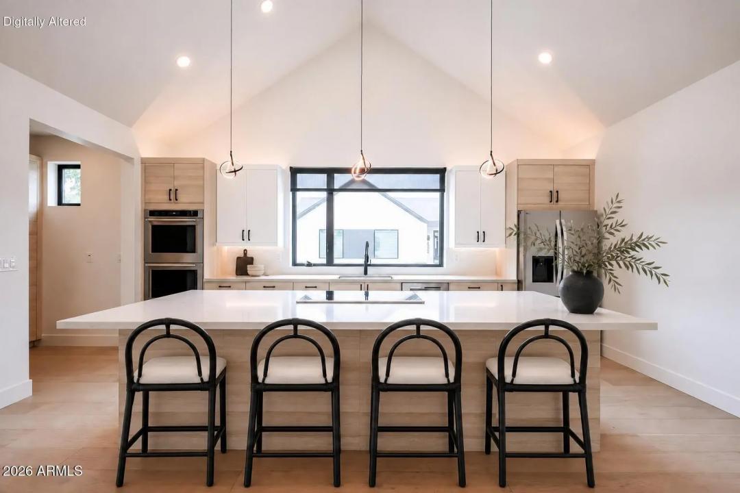 Real Estate Picture 10