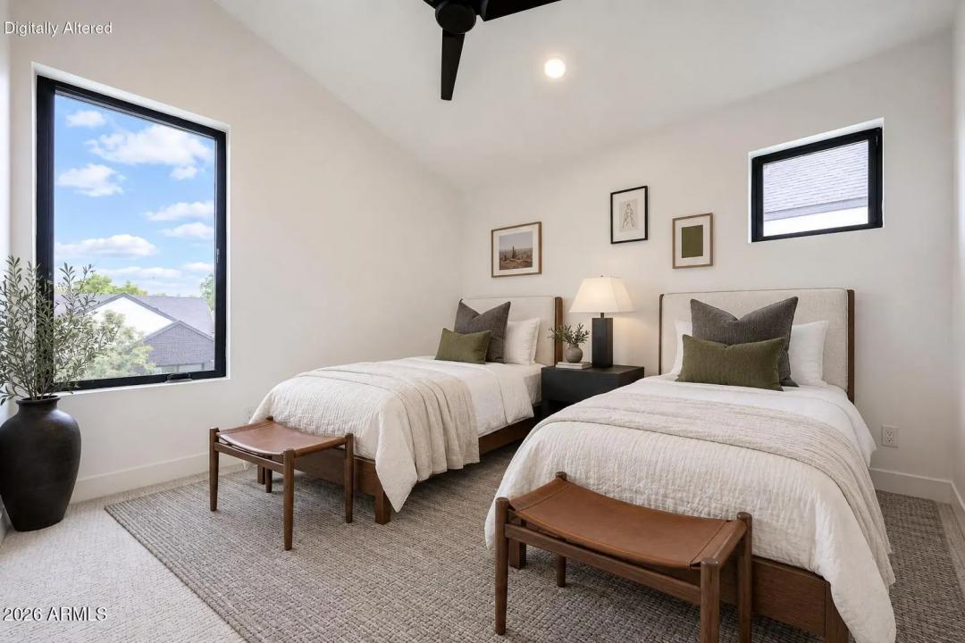 Real Estate Picture 28