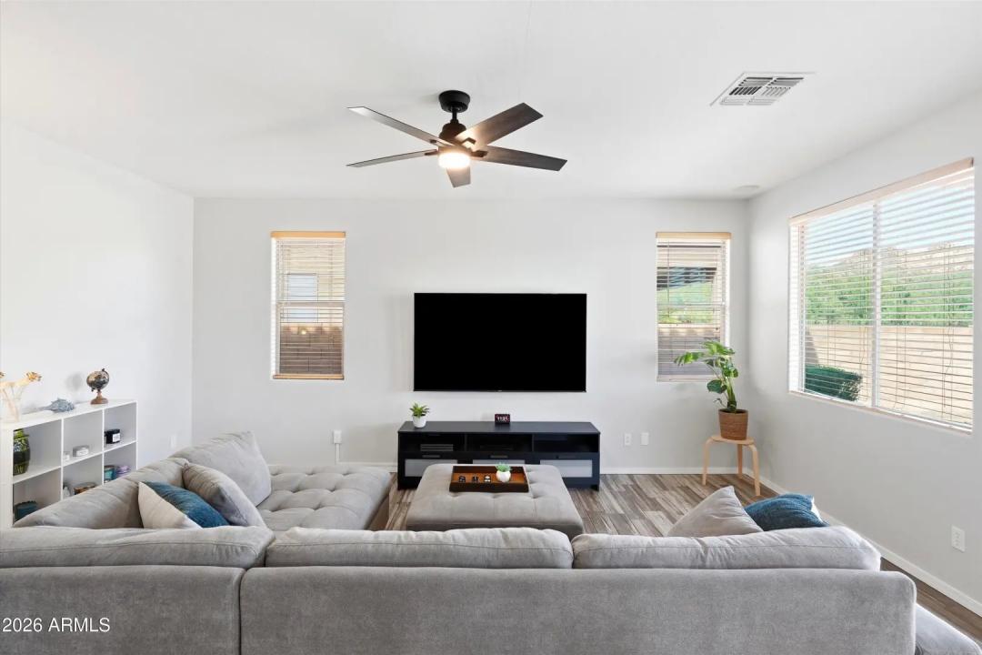 Real Estate Picture 13