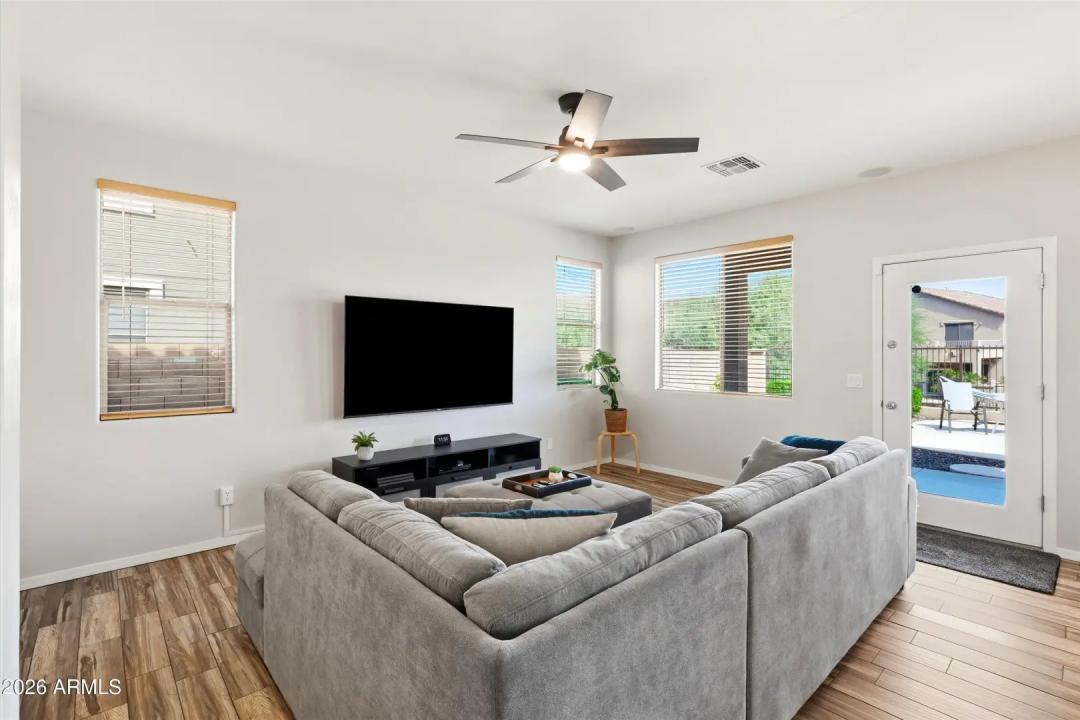 Real Estate Picture 10