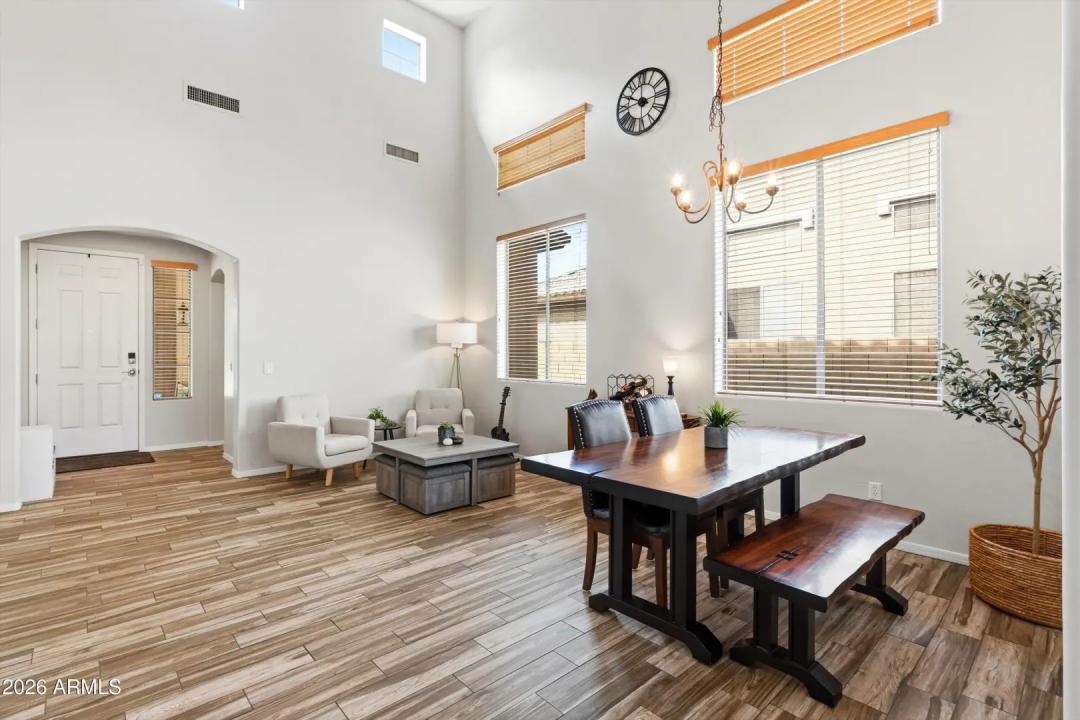 Real Estate Picture 8