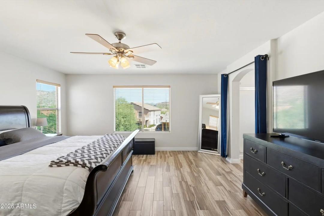 Real Estate Picture 18