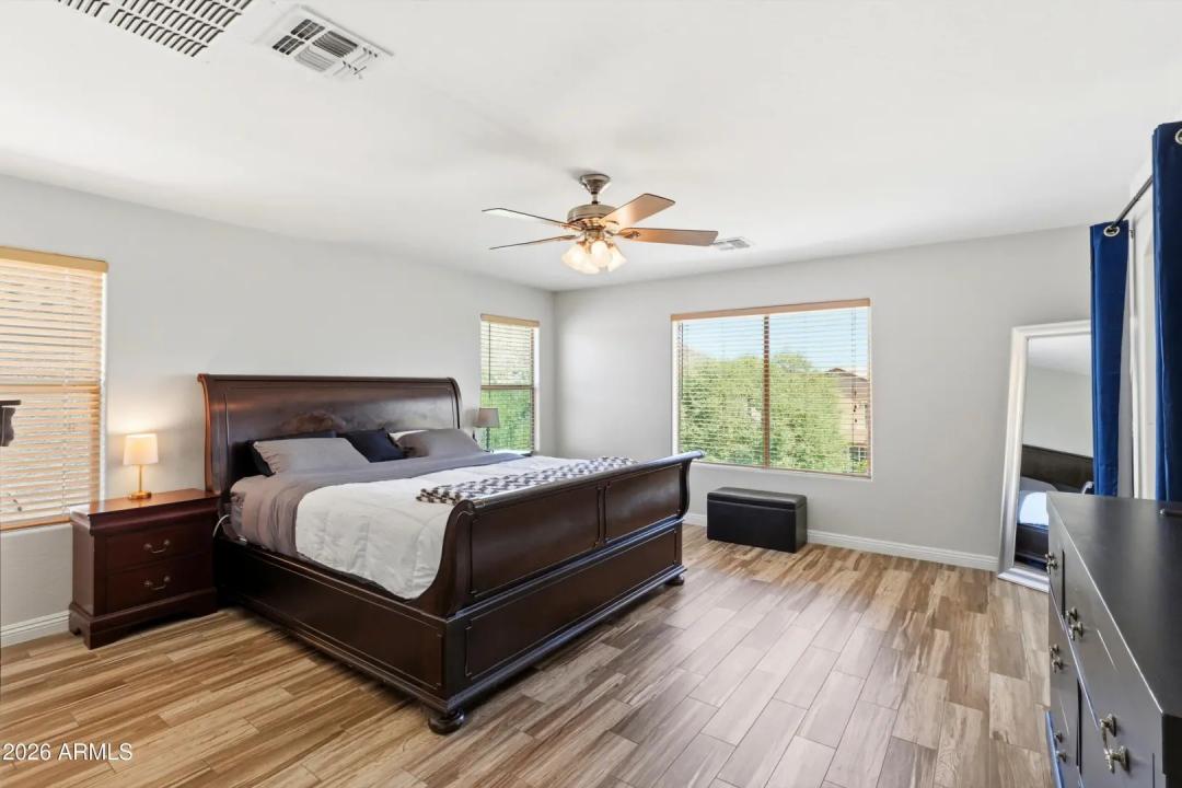 Real Estate Picture 6