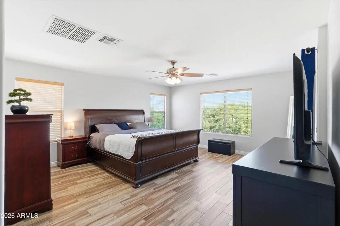 Real Estate Picture 19