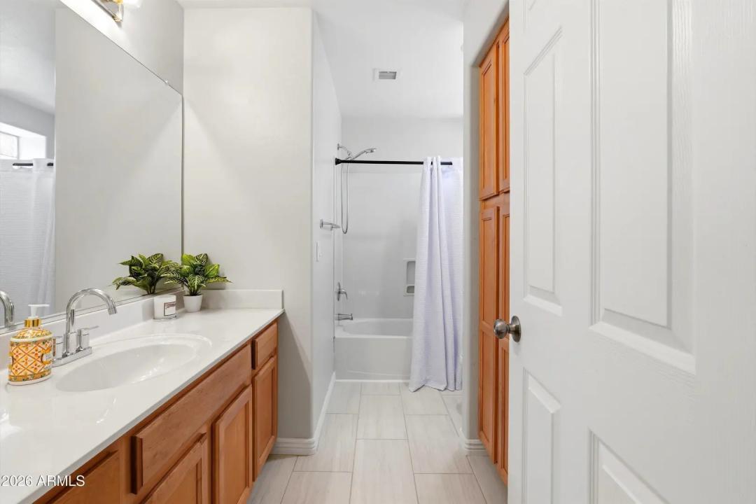Real Estate Picture 28