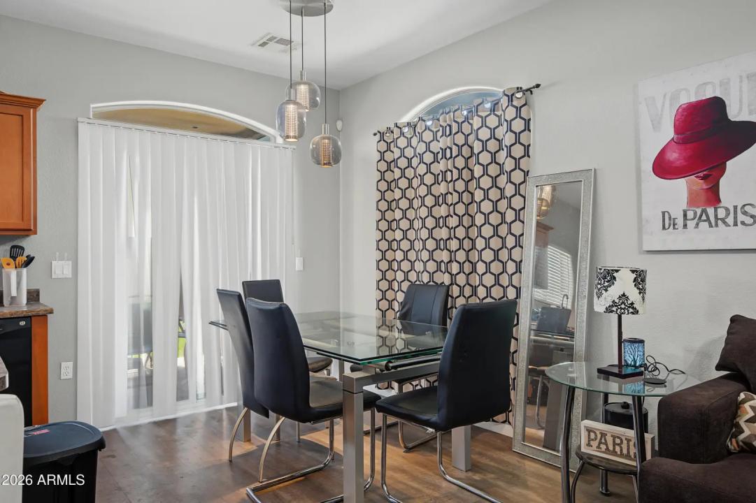 Real Estate Picture 9