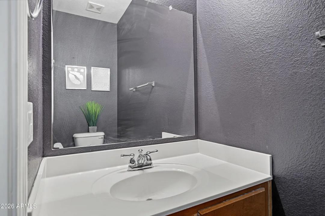 Real Estate Picture 10
