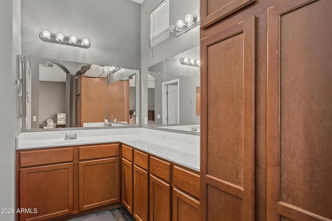 Real Estate Picture 16