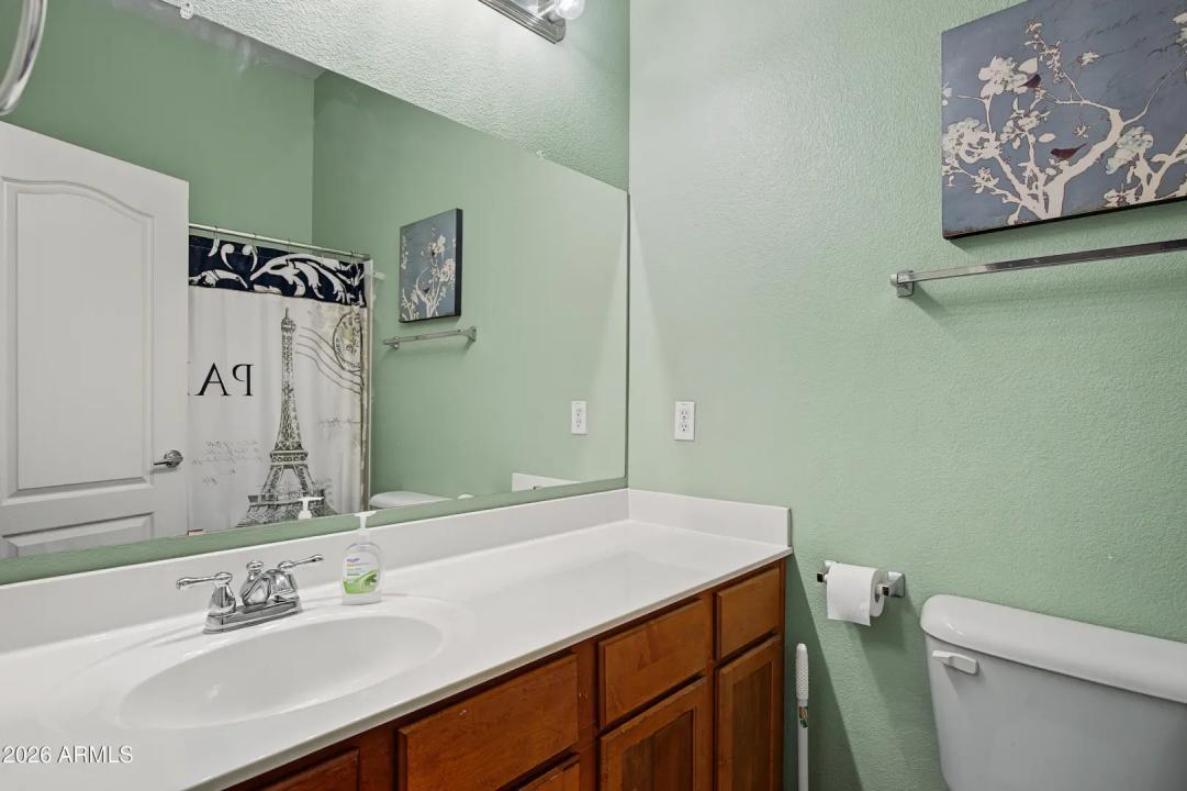 Real Estate Picture 22