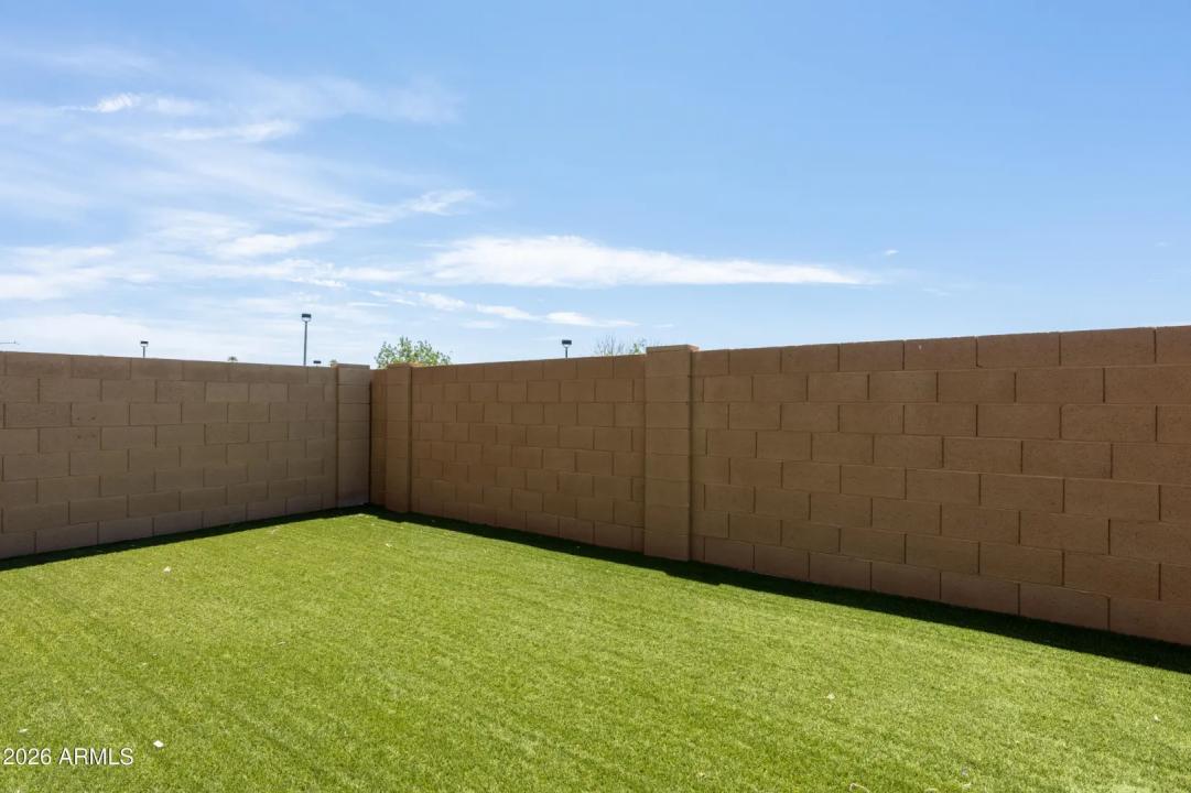 Real Estate Picture 24