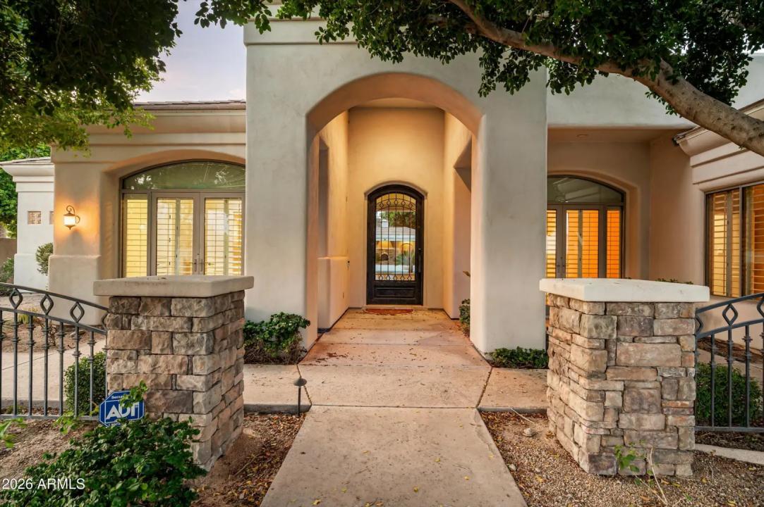Real Estate Picture 4