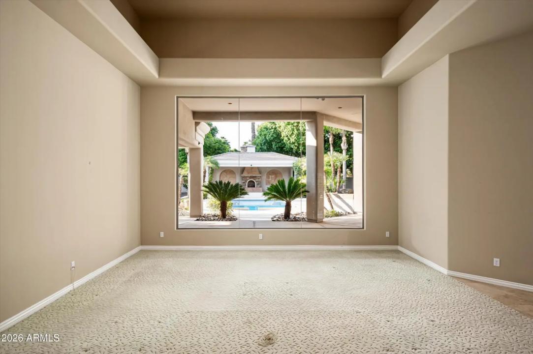 Real Estate Picture 5