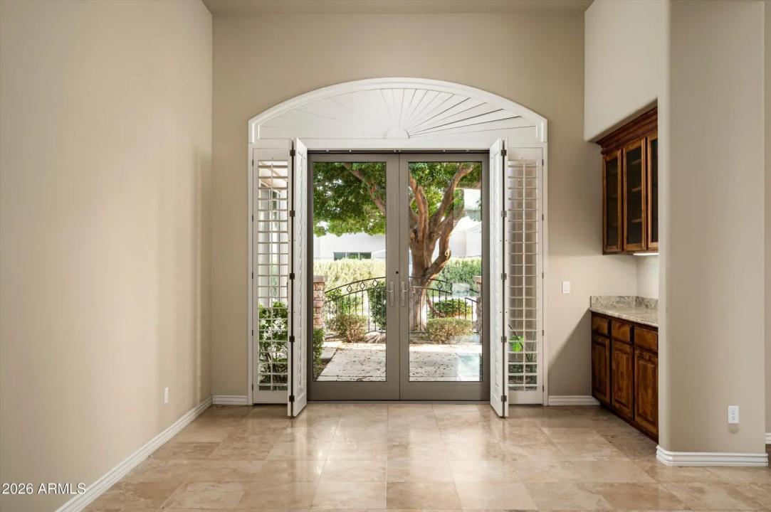 Real Estate Picture 7