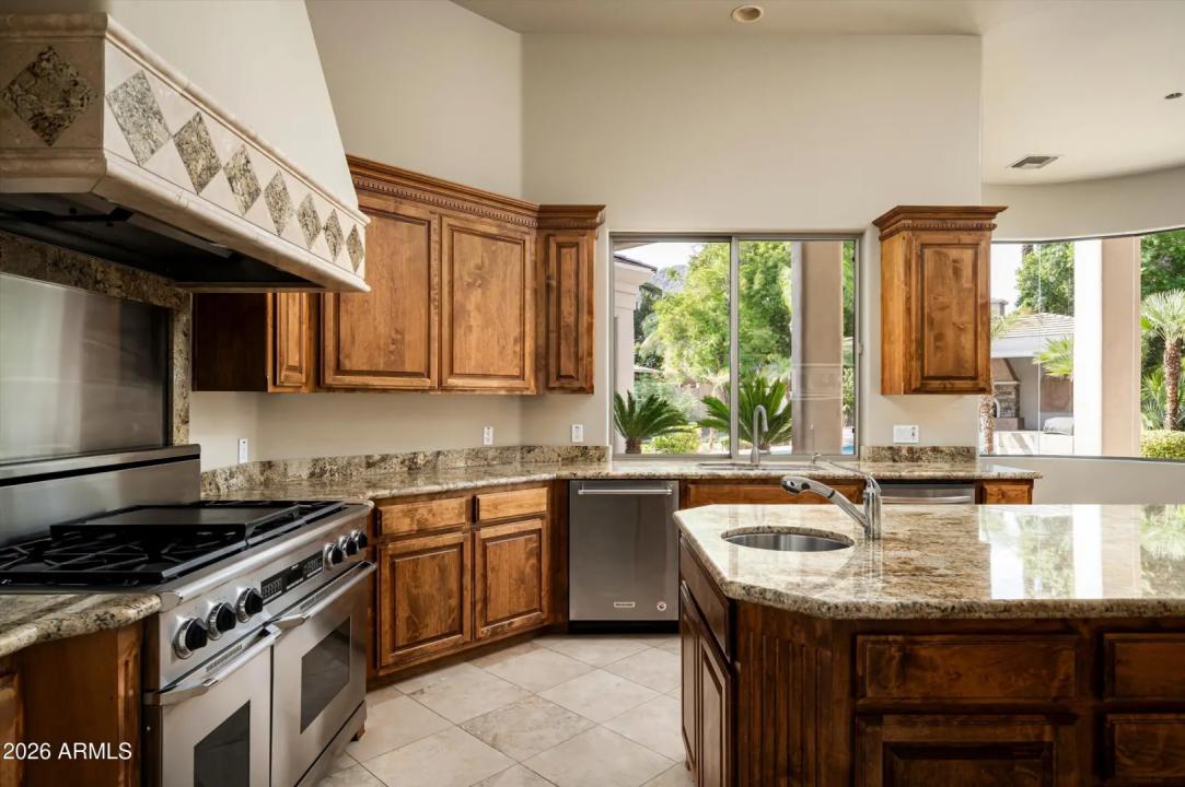 Real Estate Picture 10