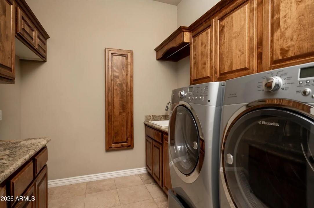 Real Estate Picture 29