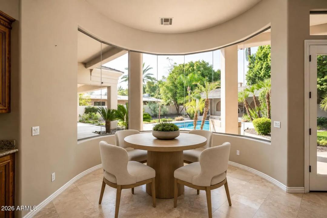 Real Estate Picture 14