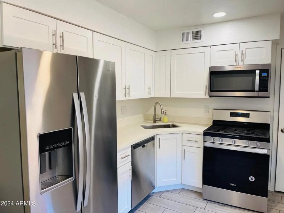 Real Estate Picture 8