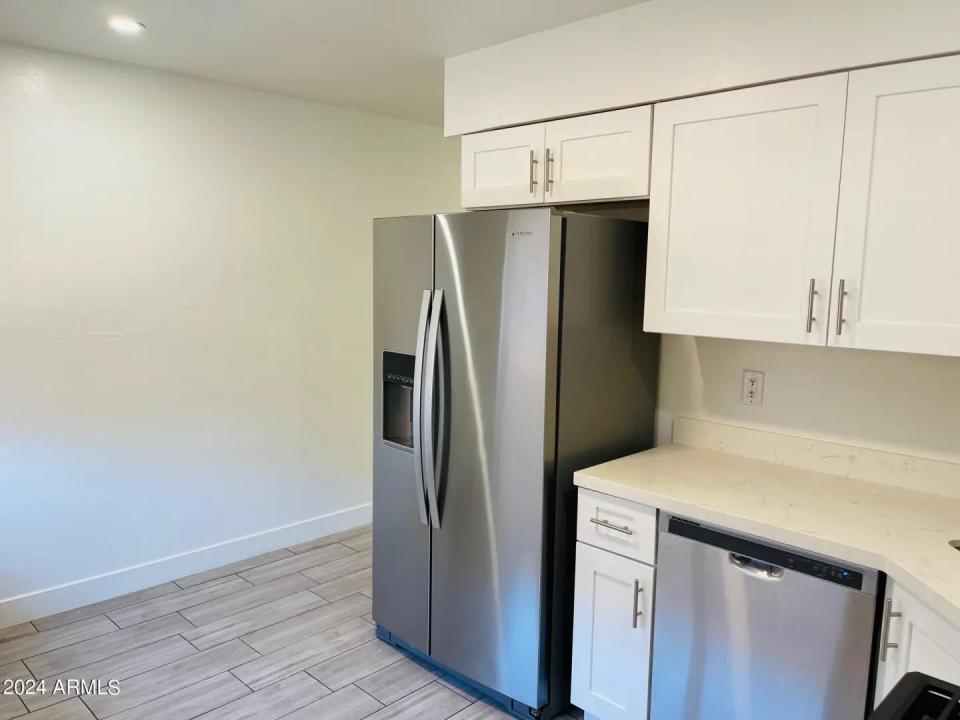 Real Estate Picture 9