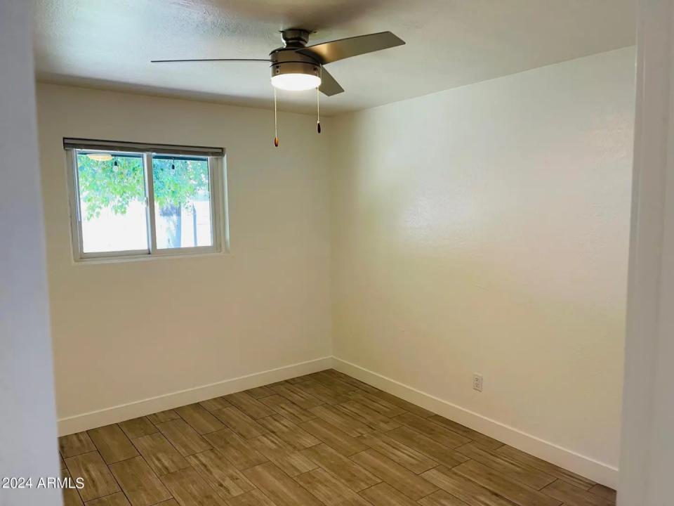 Real Estate Picture 12