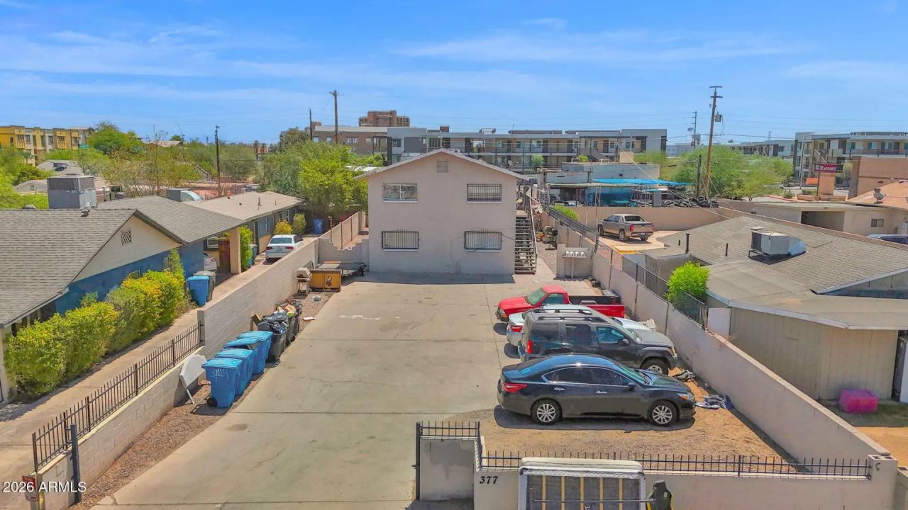 Real Estate Picture 3