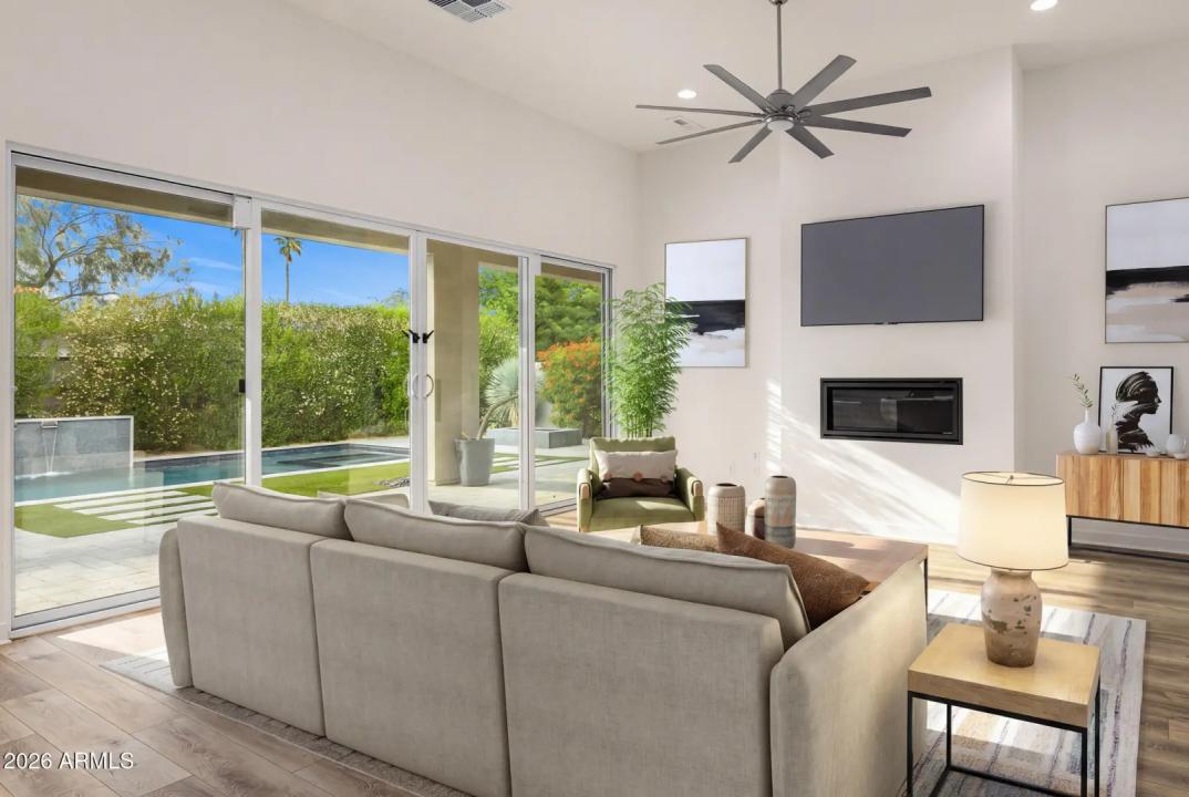 Real Estate Picture 3