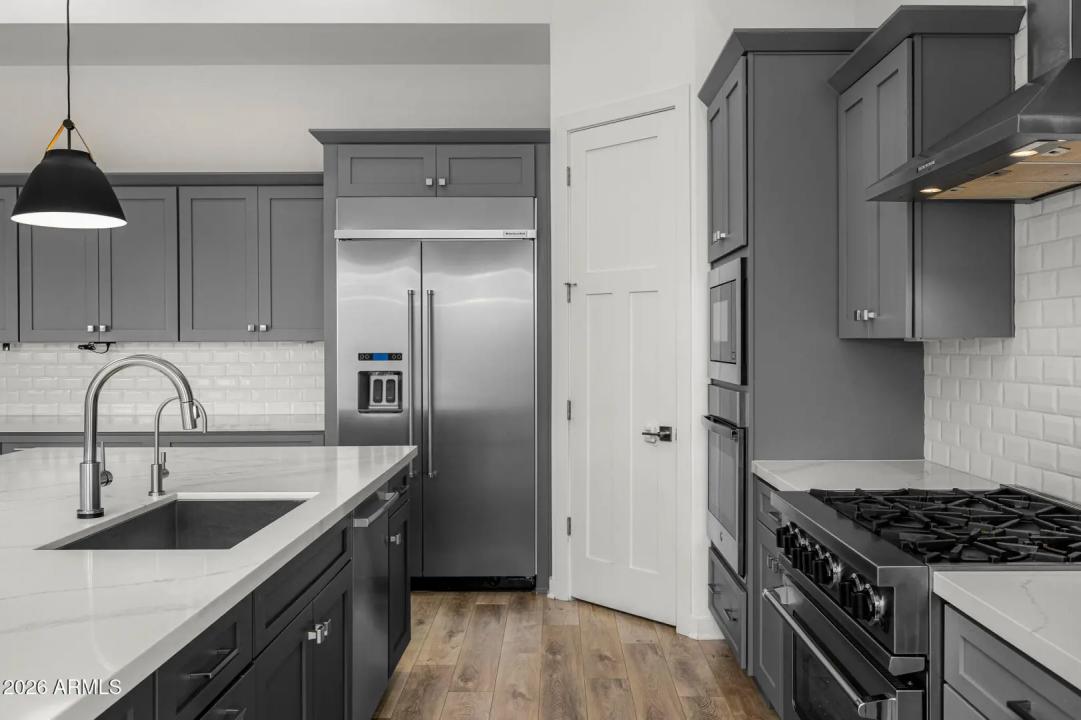 Real Estate Picture 10