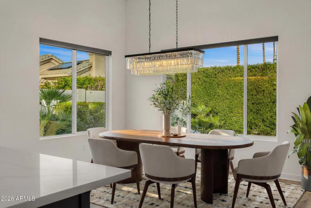 Real Estate Picture 11