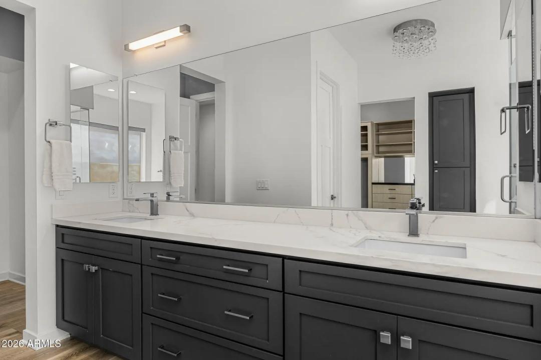 Real Estate Picture 16