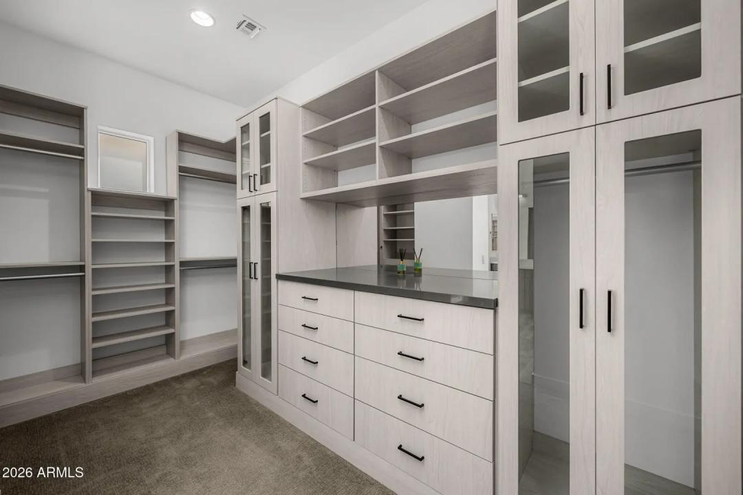 Real Estate Picture 18