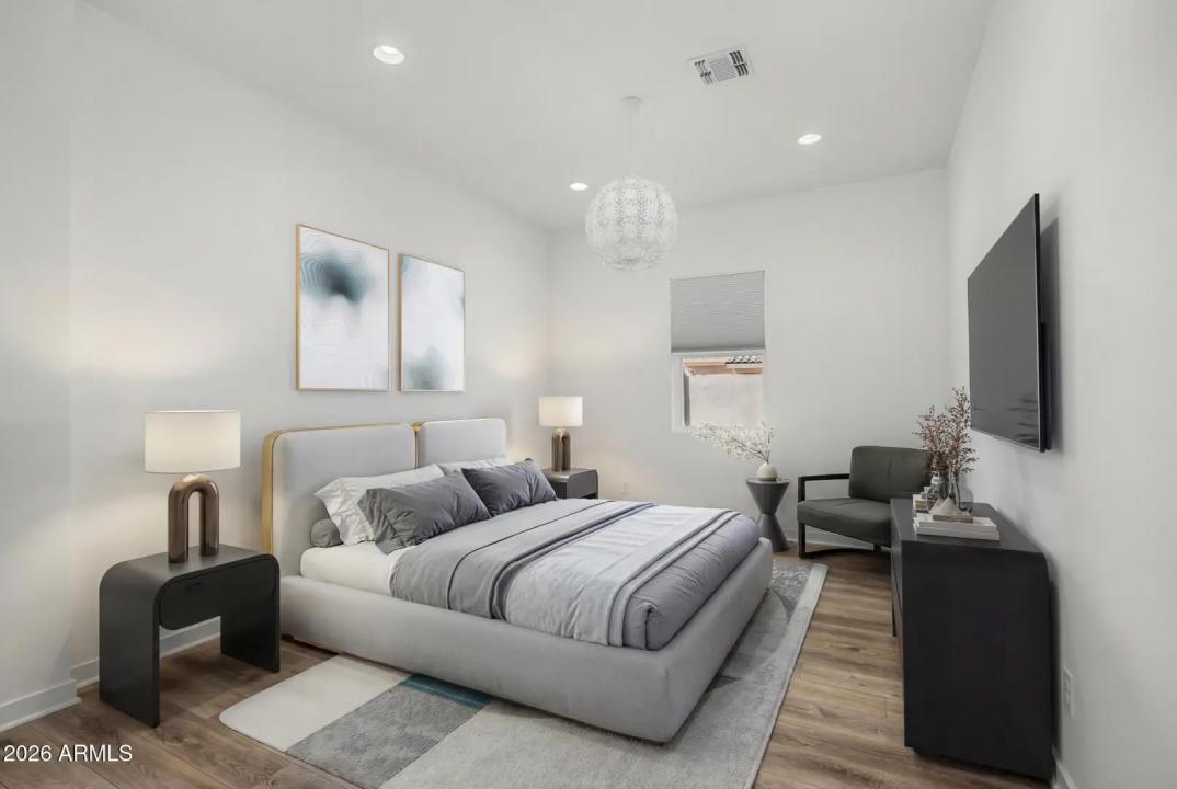 Real Estate Picture 19
