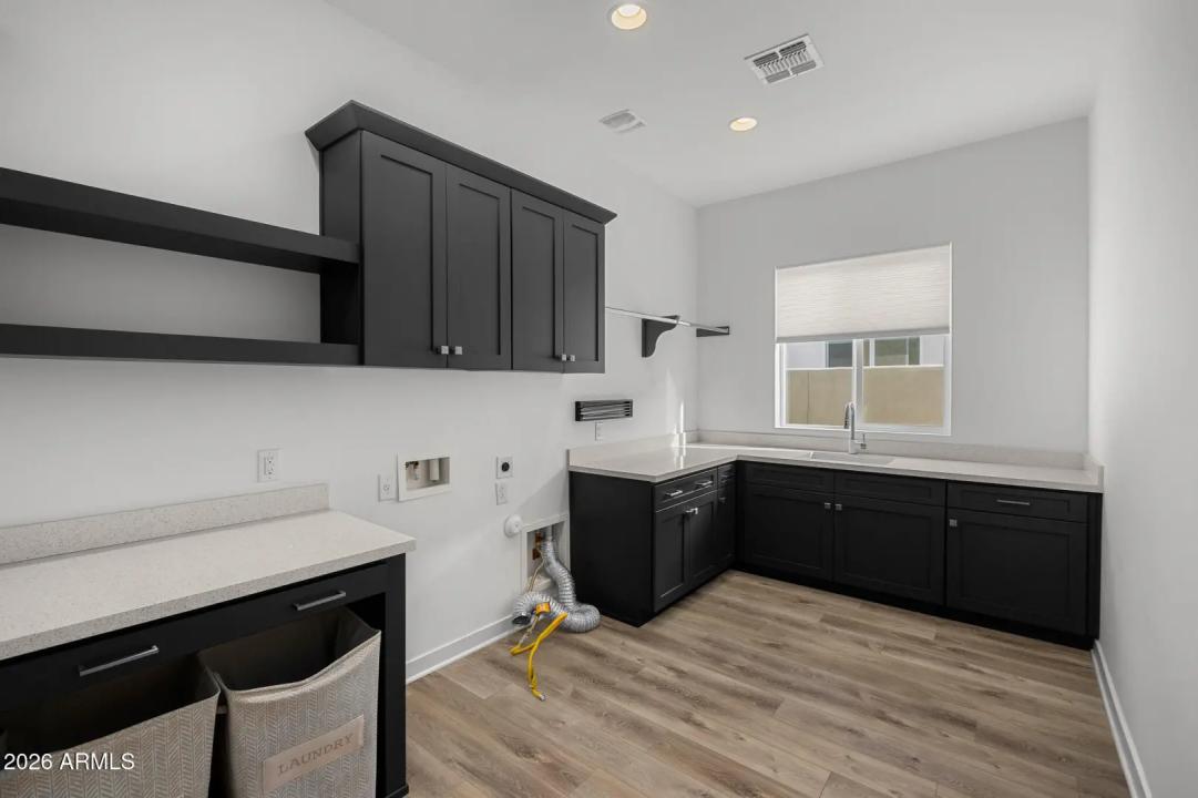 Real Estate Picture 27