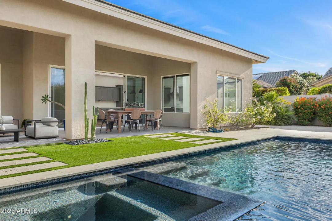 Real Estate Picture 30