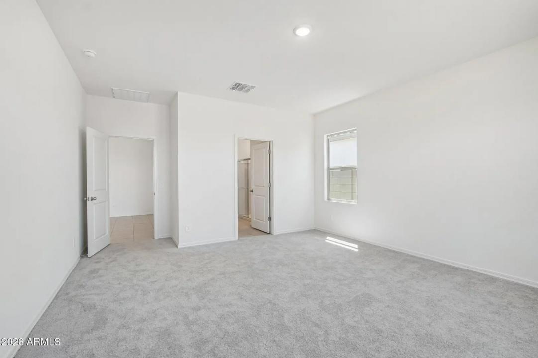 Real Estate Picture 3