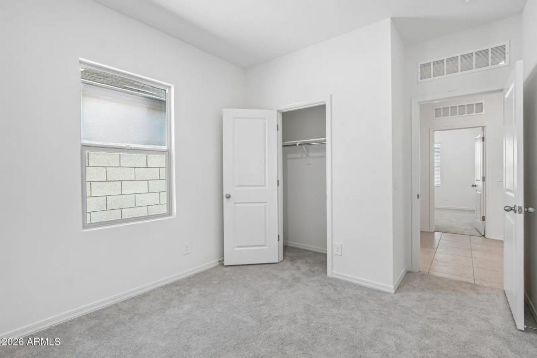 Real Estate Picture 5