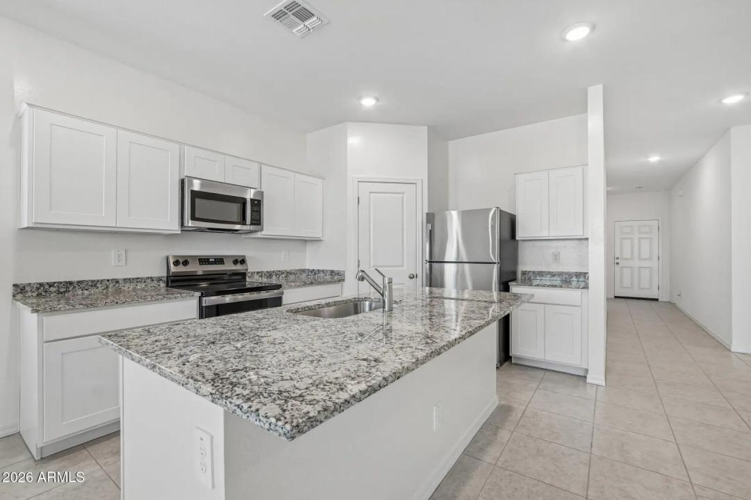 Real Estate Picture 23